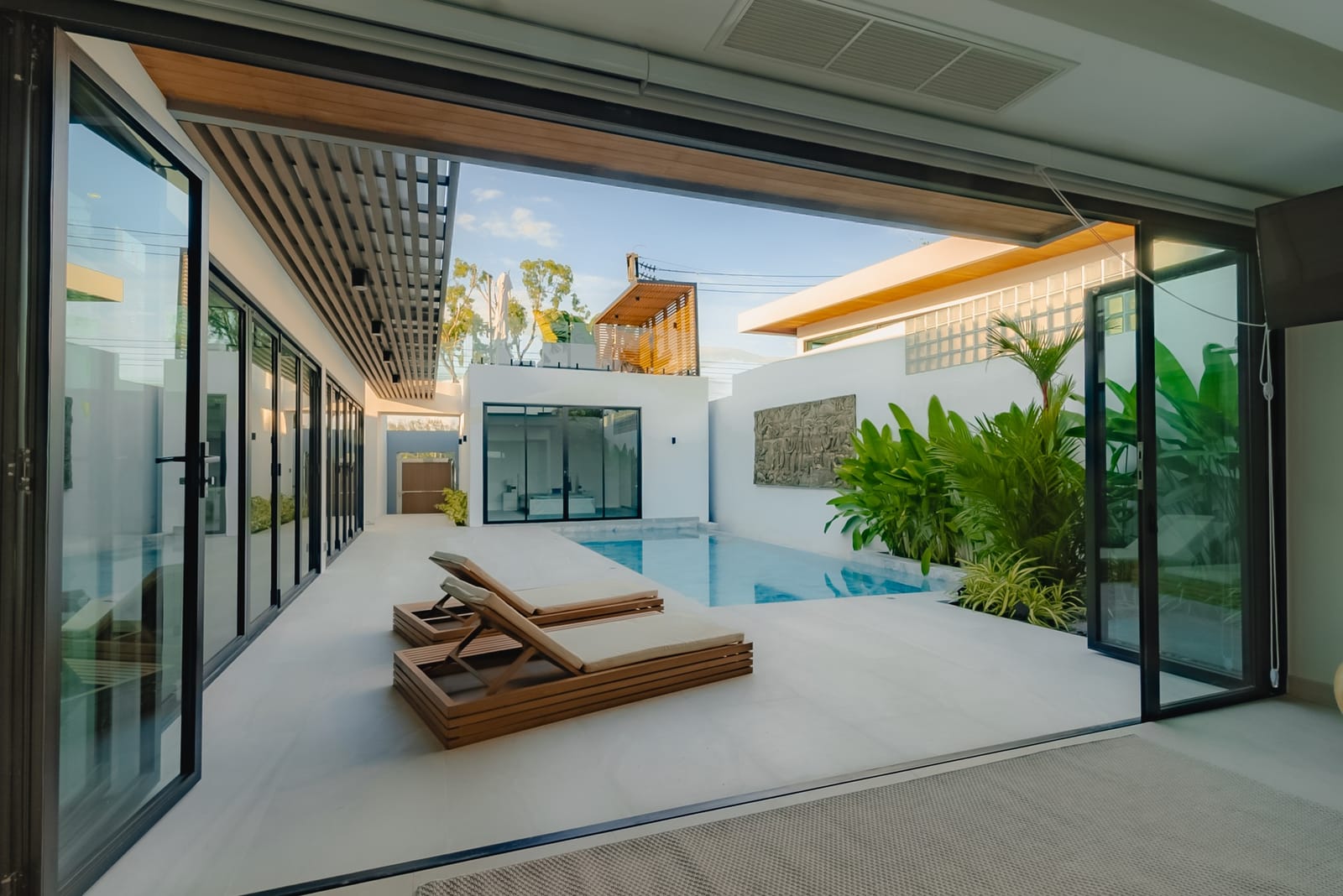 4-Bedroom Private Pool Villa with Roof Terrace in Layan 8
