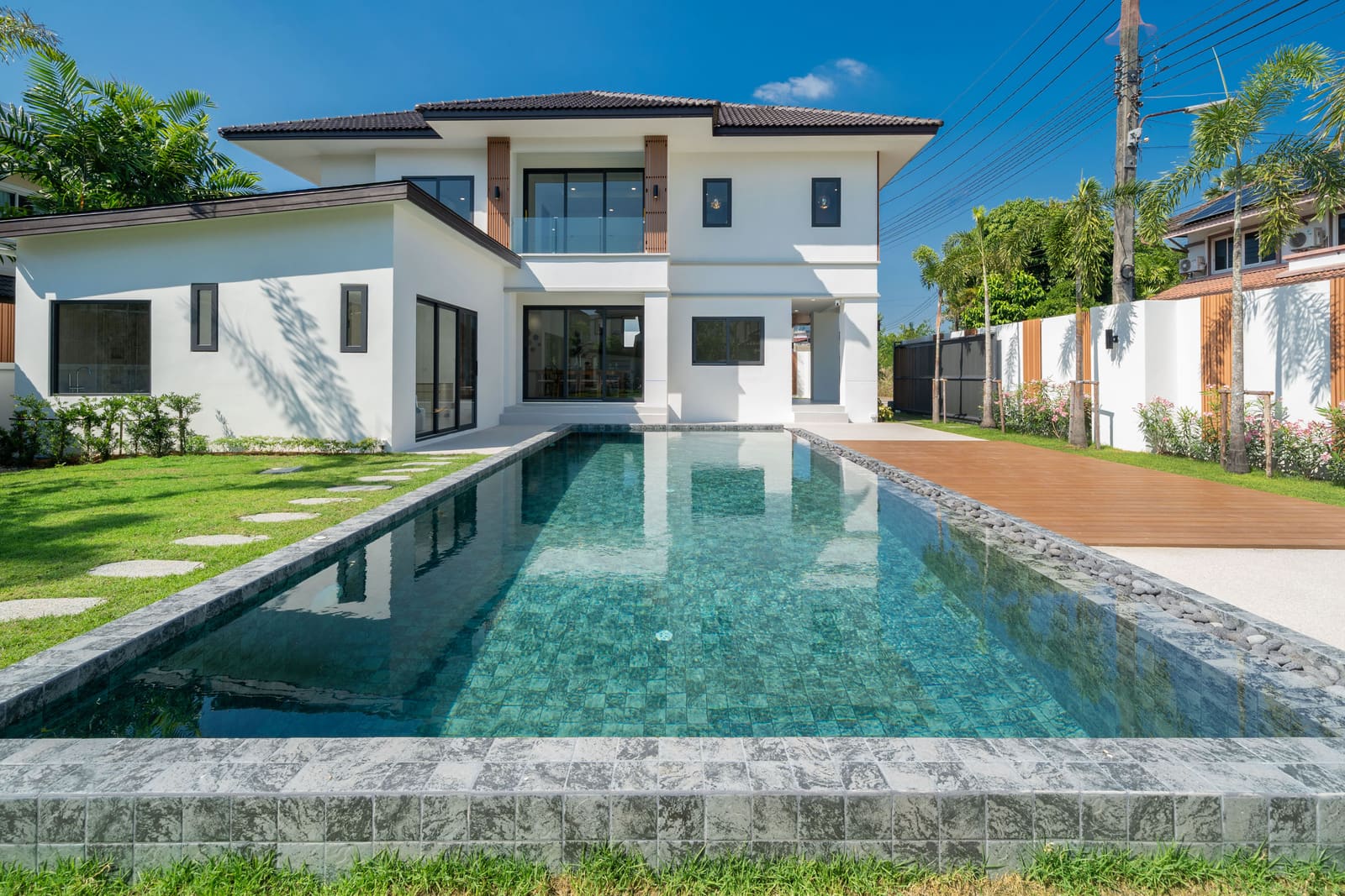 Luxury 4-Bedroom Pool Villa — Thalang 12