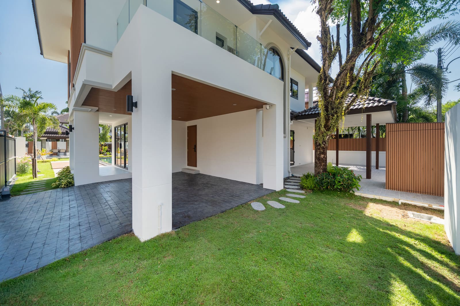 Luxury 4-Bedroom Pool Villa — Thalang 18