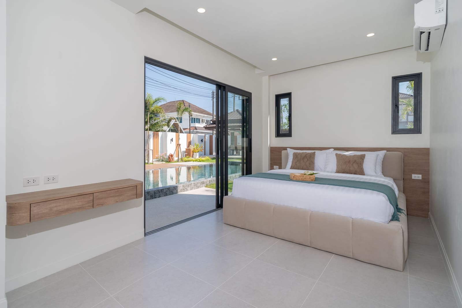 Luxury 4-Bedroom Pool Villa — Thalang 23