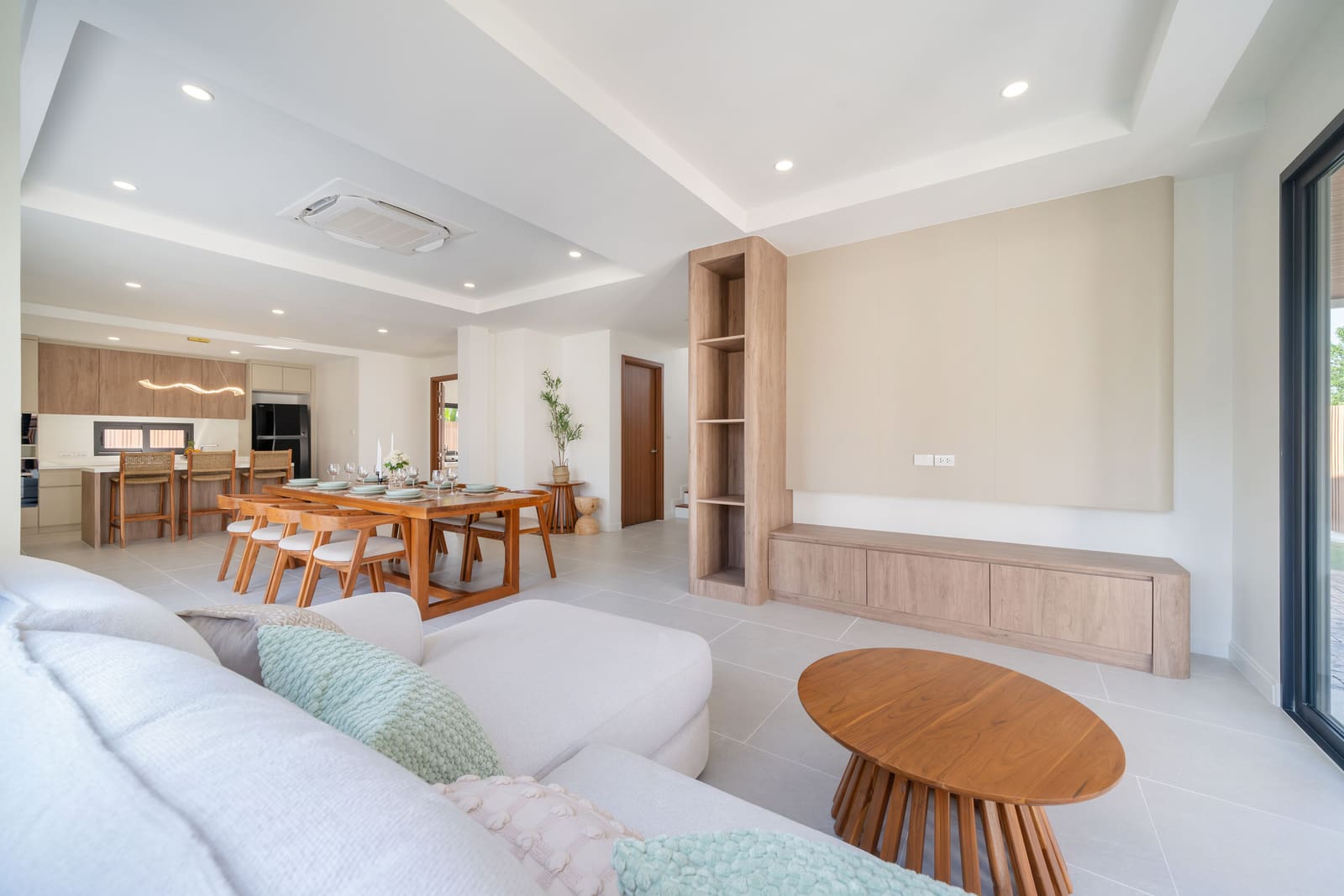 Luxury 4-Bedroom Pool Villa — Thalang 40
