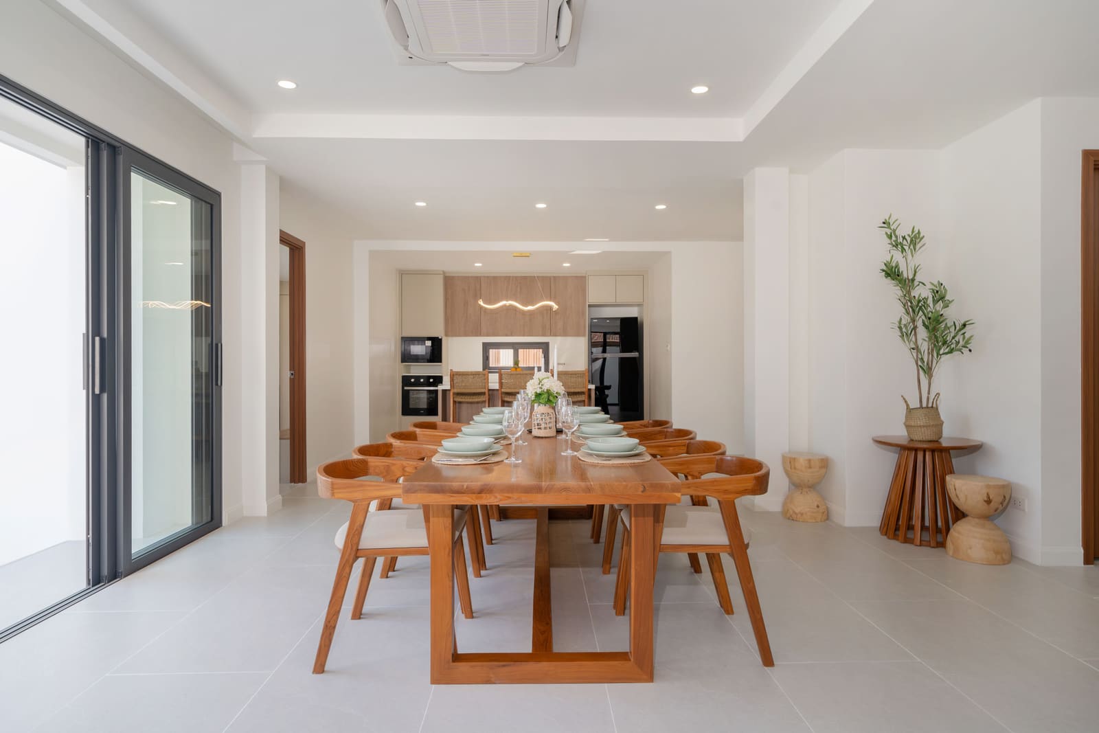 Luxury 4-Bedroom Pool Villa — Thalang 42
