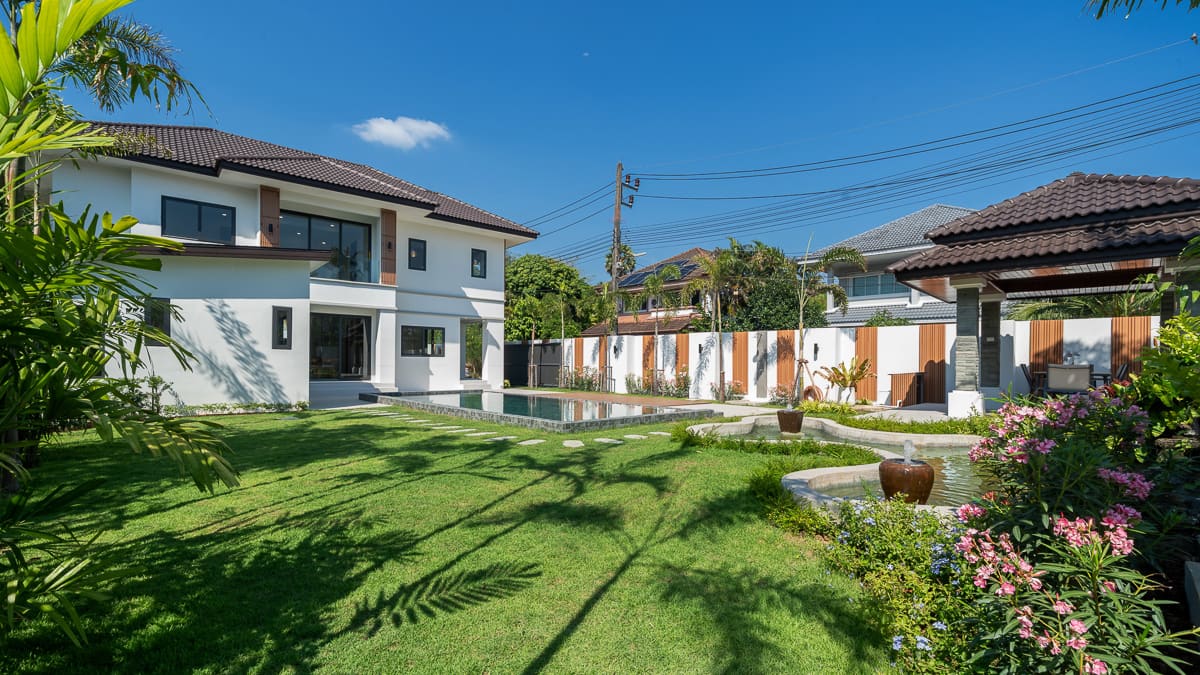 Luxury 4-Bedroom Pool Villa — Thalang 7