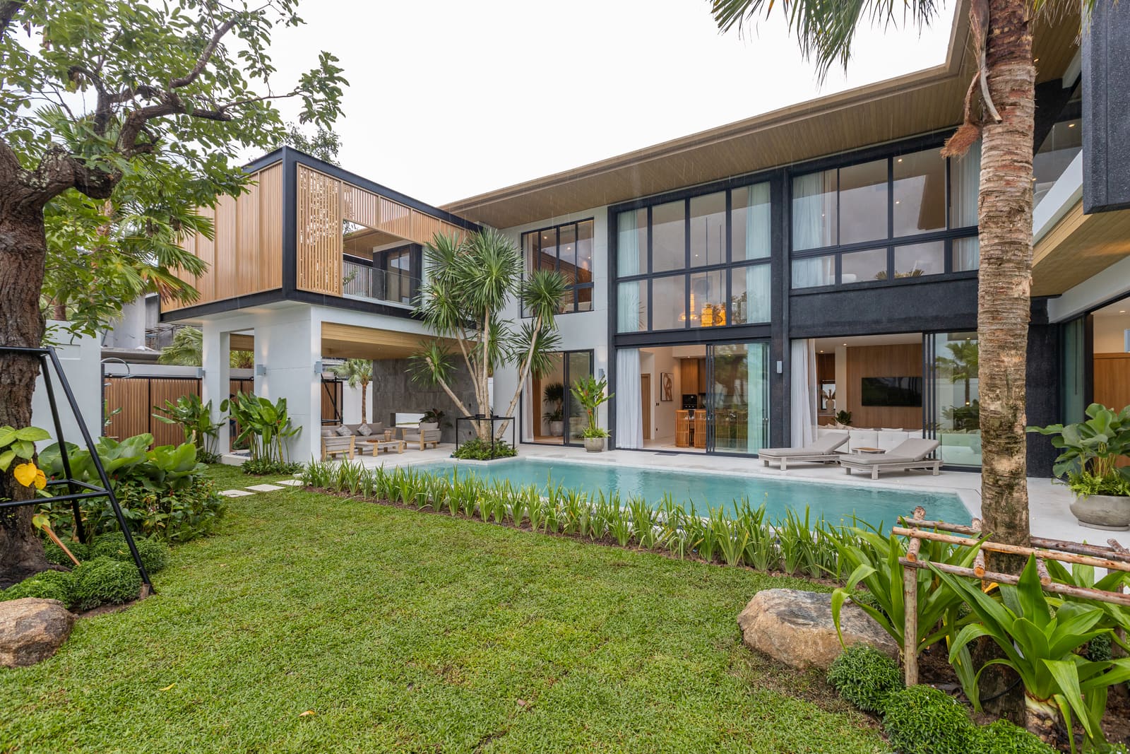 Luxury Pool Villas — Chalong Bay 68