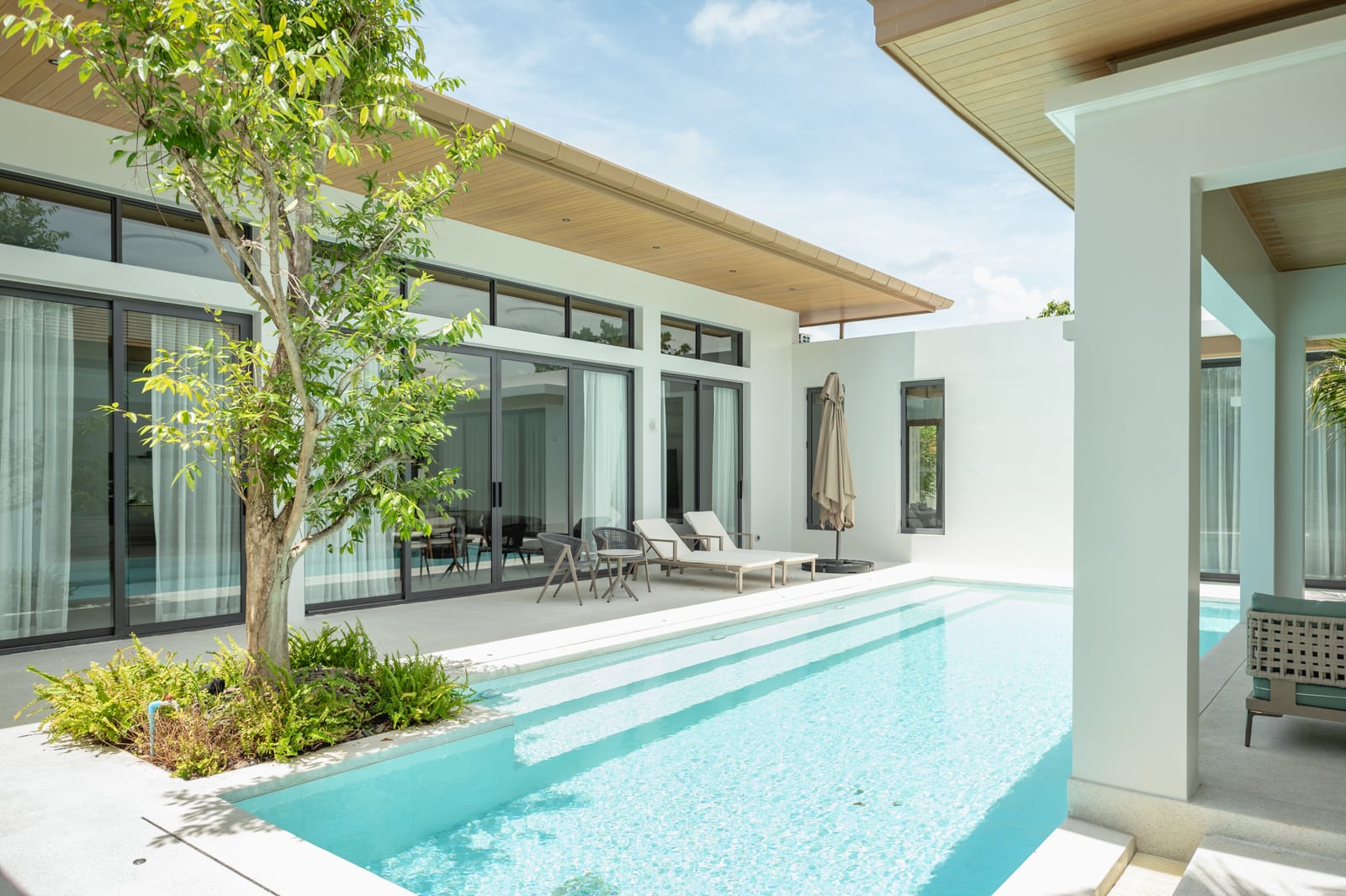 Modern 4-Bedroom Pool Villa — Mouana Maikhao 10