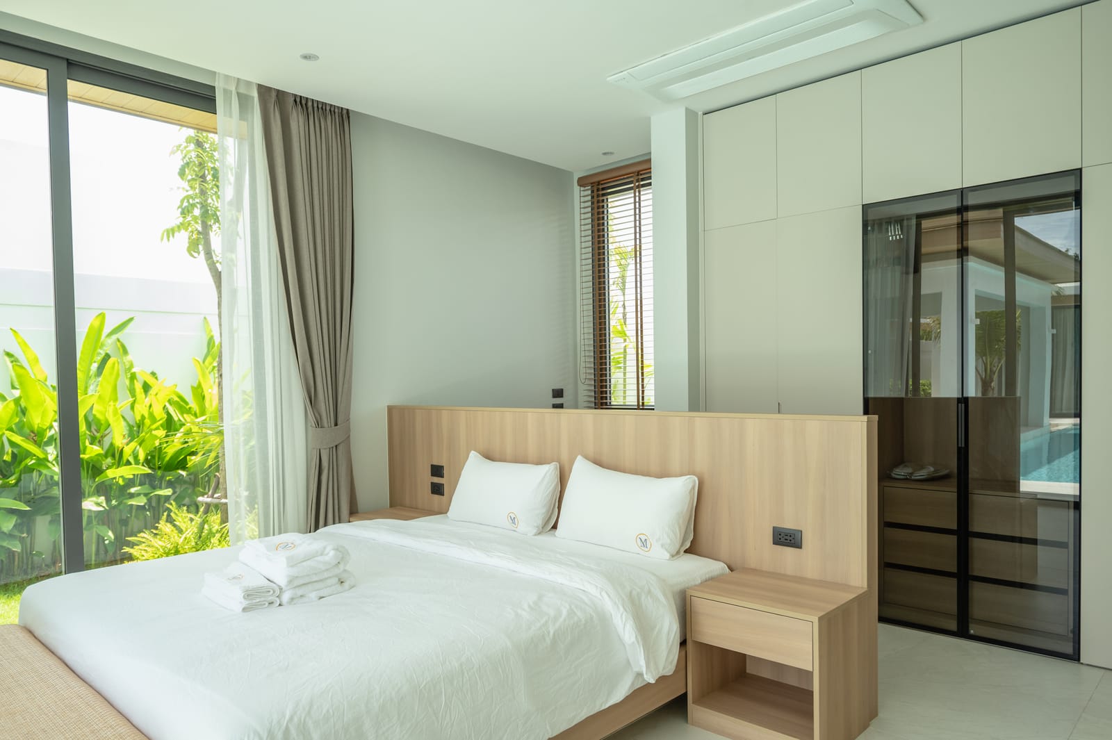 Modern 4-Bedroom Pool Villa — Mouana Maikhao 14