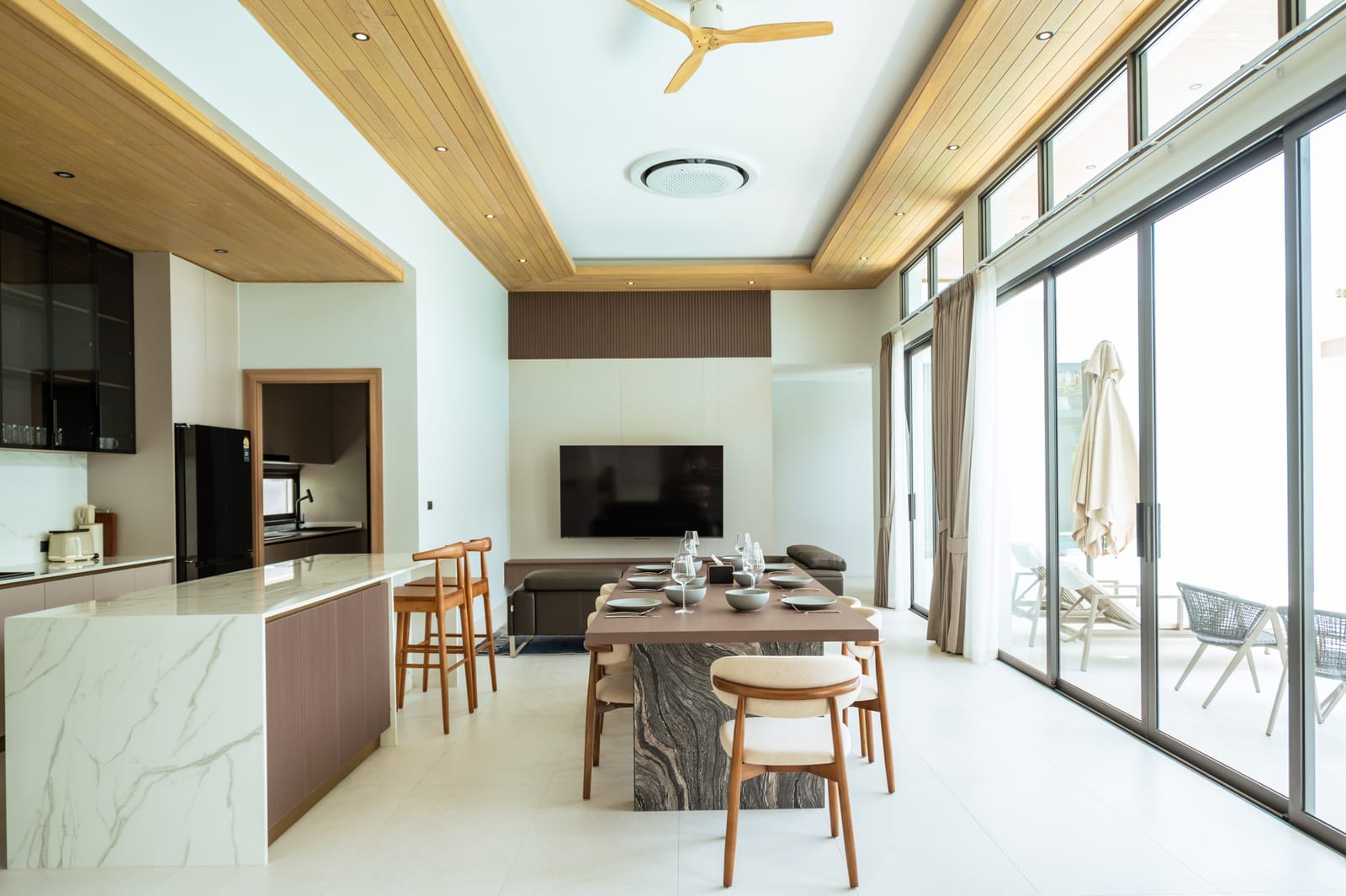 Modern 4-Bedroom Pool Villa — Mouana Maikhao 20