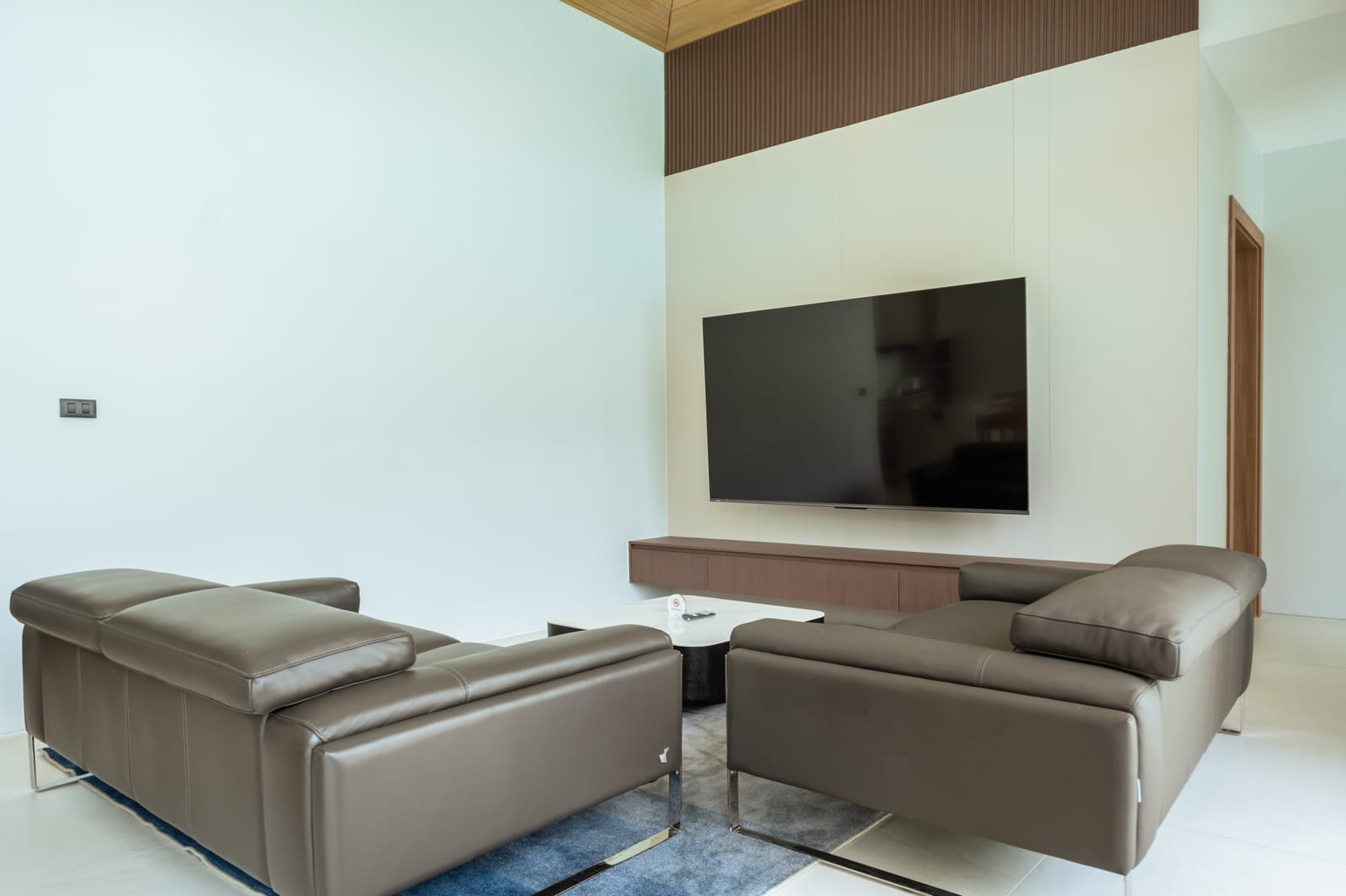 Modern 4-Bedroom Pool Villa — Mouana Maikhao 25