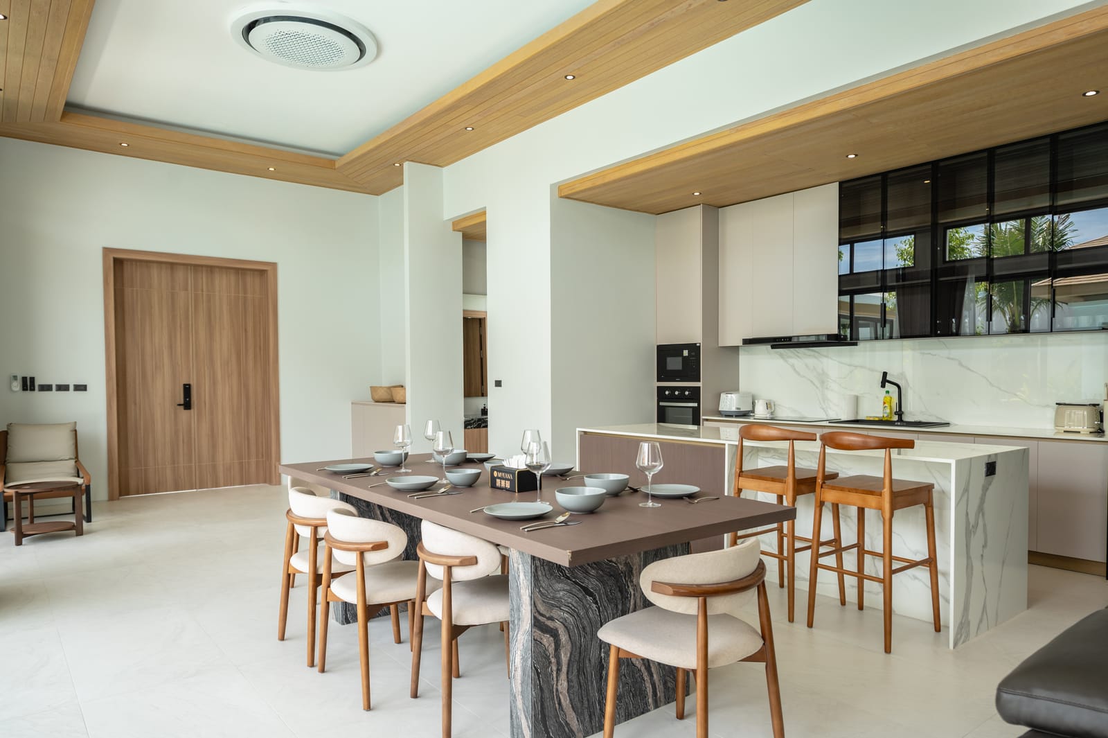 Modern 4-Bedroom Pool Villa — Mouana Maikhao 26