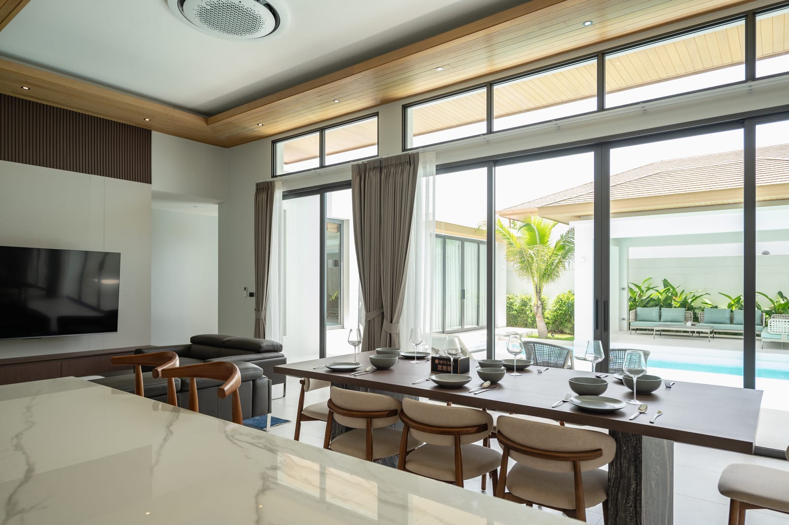 Modern 4-Bedroom Pool Villa — Mouana Maikhao 29