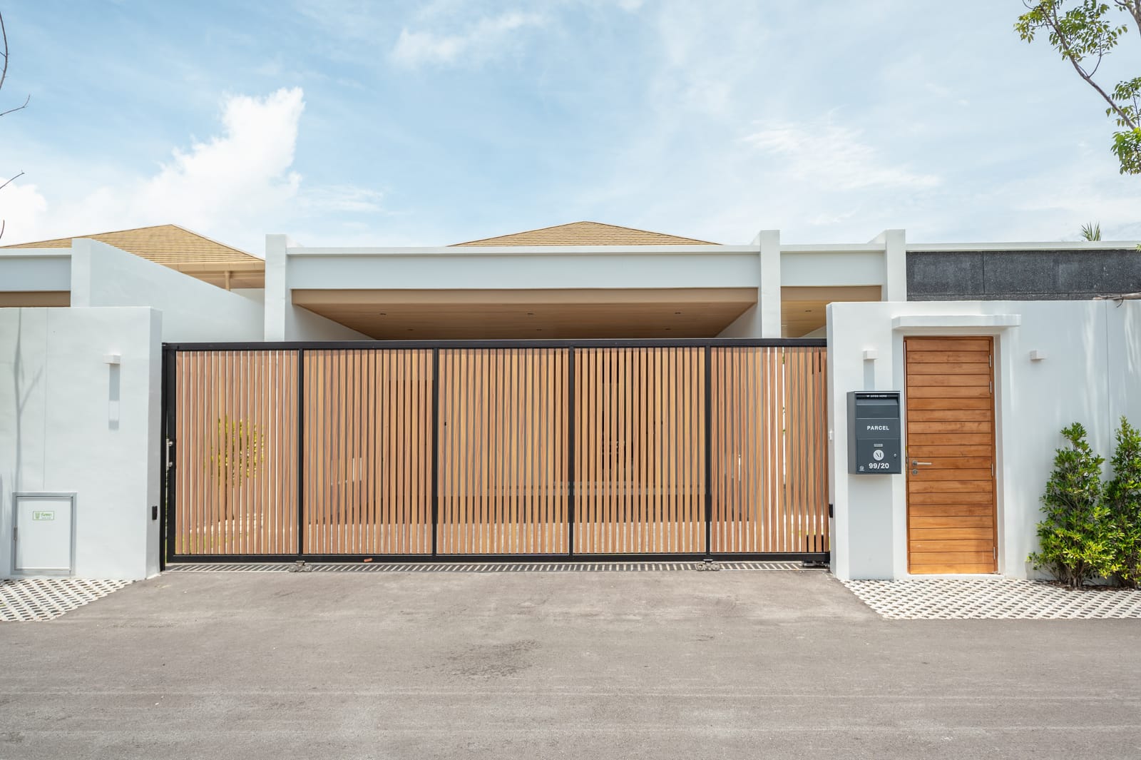 Modern 4-Bedroom Pool Villa — Mouana Maikhao 3