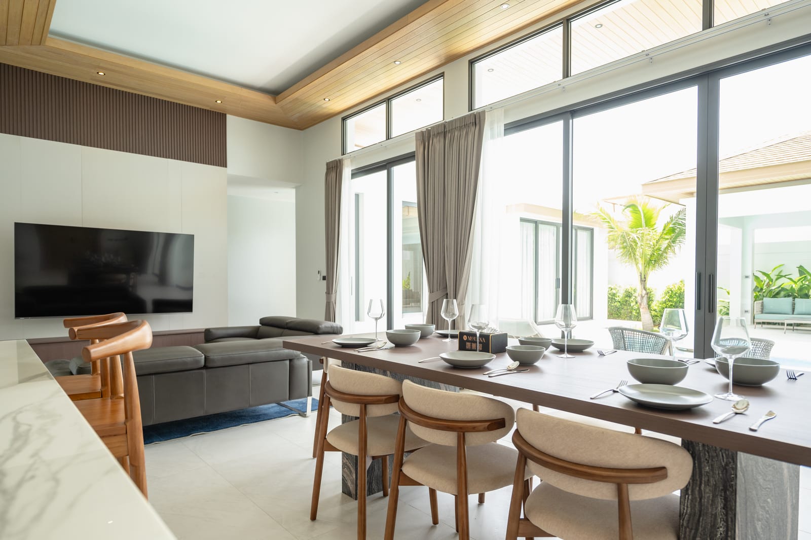 Modern 4-Bedroom Pool Villa — Mouana Maikhao 31
