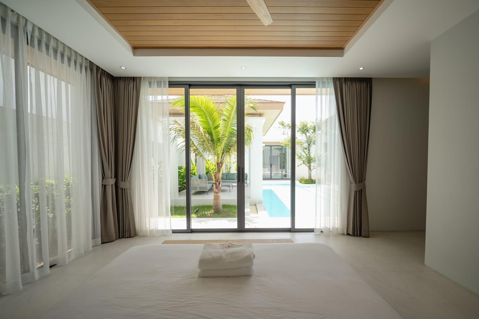 Modern 4-Bedroom Pool Villa — Mouana Maikhao 49