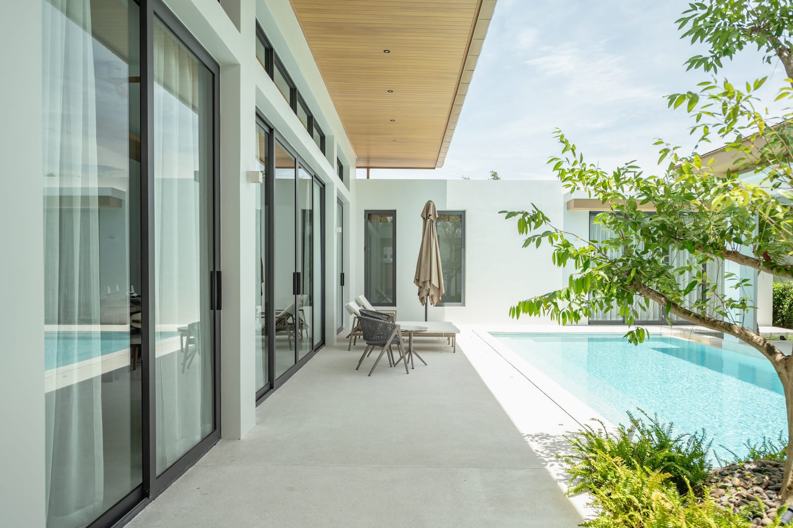 Modern 4-Bedroom Pool Villa — Mouana Maikhao 6