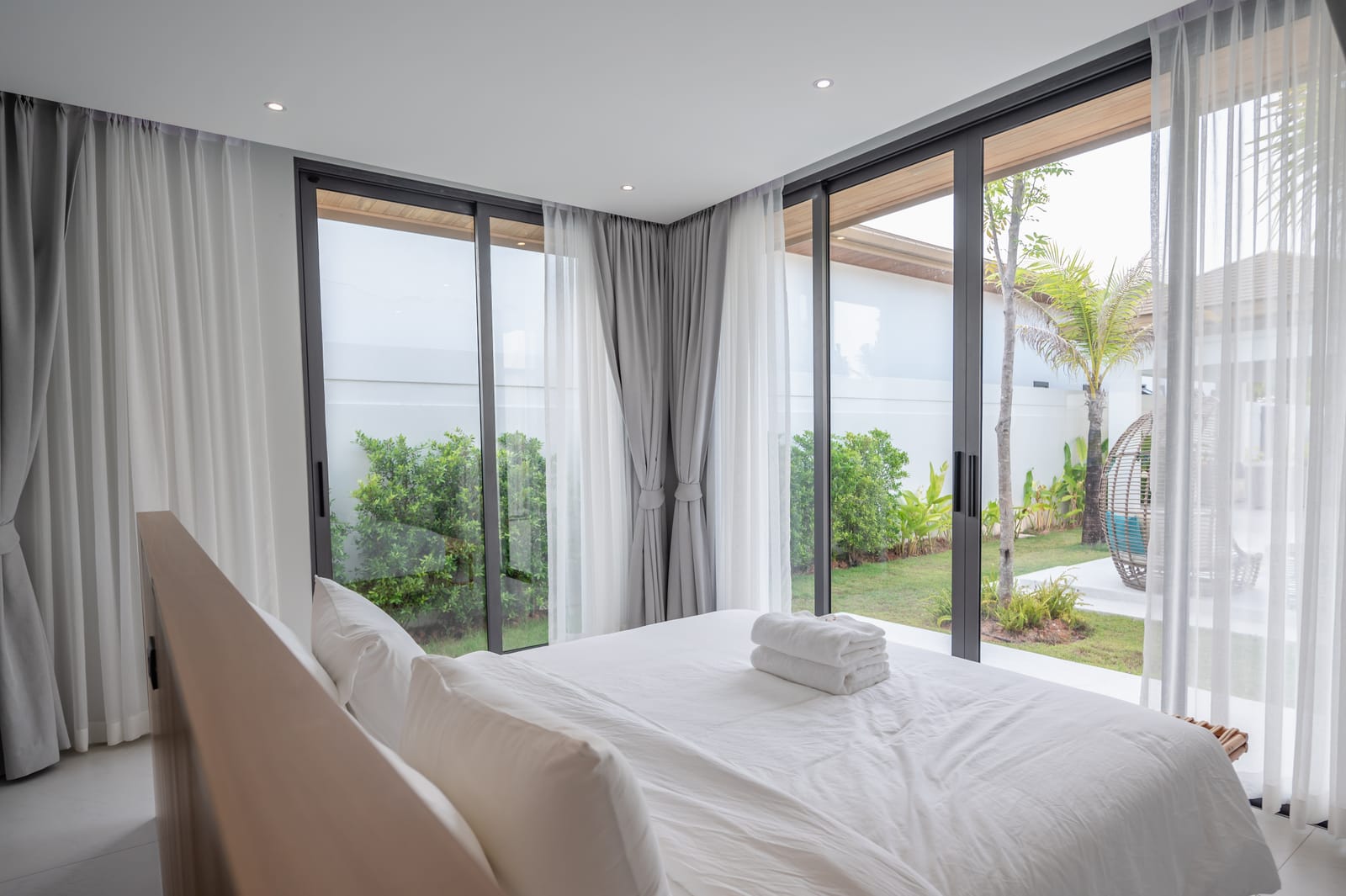 Luxury 5-Bedroom Pool Villa — Mouana Maikhao 10