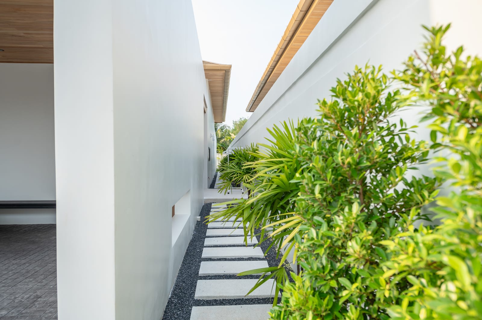 Luxury 5-Bedroom Pool Villa — Mouana Maikhao 4