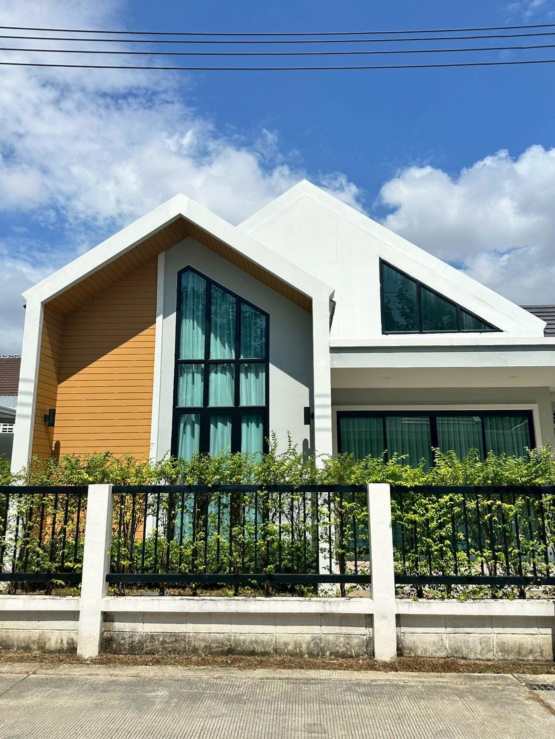 Fully Furnished 3-Bedroom House for Rent in Bang Jo