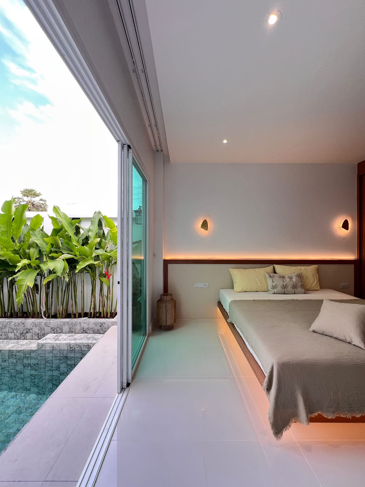 Pool Villa — 5 Minutes to Nai Harn Beach 12