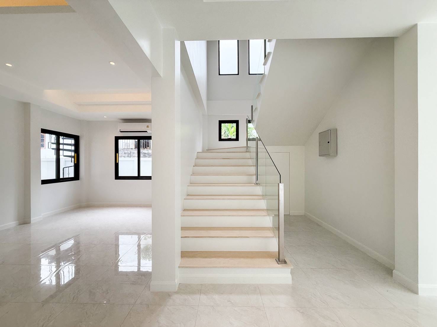 New Luxury Pool Villa, Songkhun Village — Chalong 11