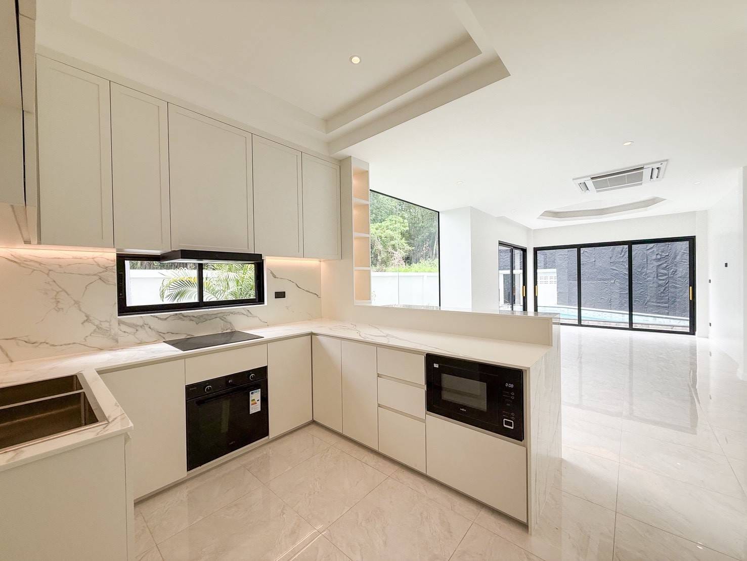 New Luxury Pool Villa, Songkhun Village — Chalong 16