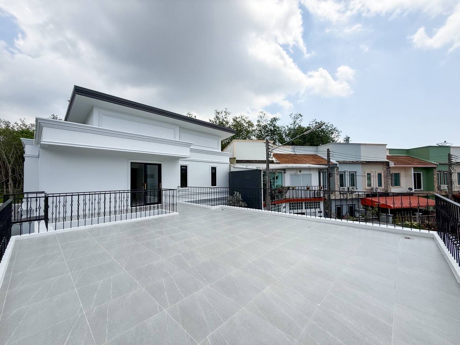 New Luxury Pool Villa, Songkhun Village — Chalong 38
