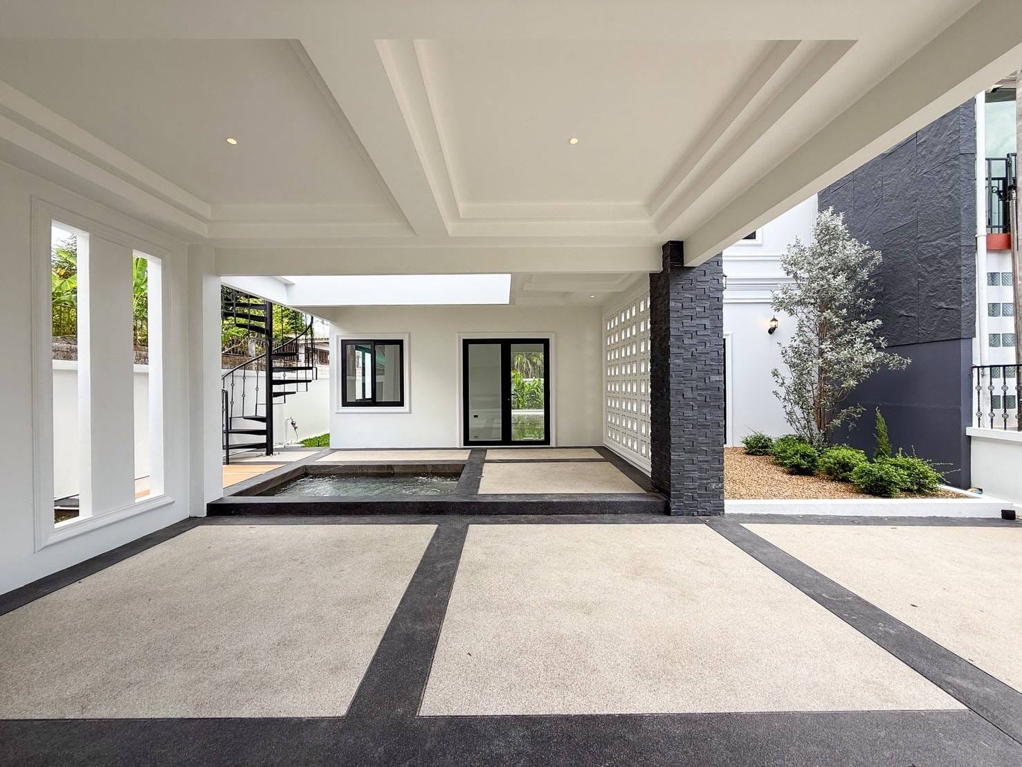 New Luxury Pool Villa, Songkhun Village — Chalong 7