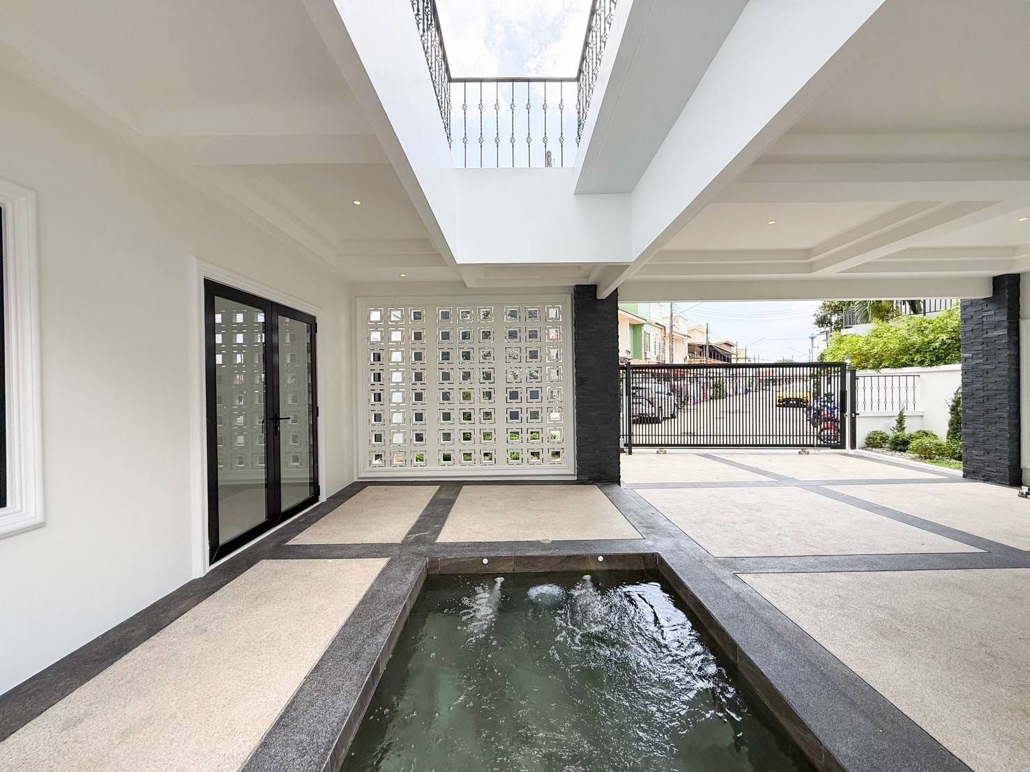 New Luxury Pool Villa, Songkhun Village — Chalong 8