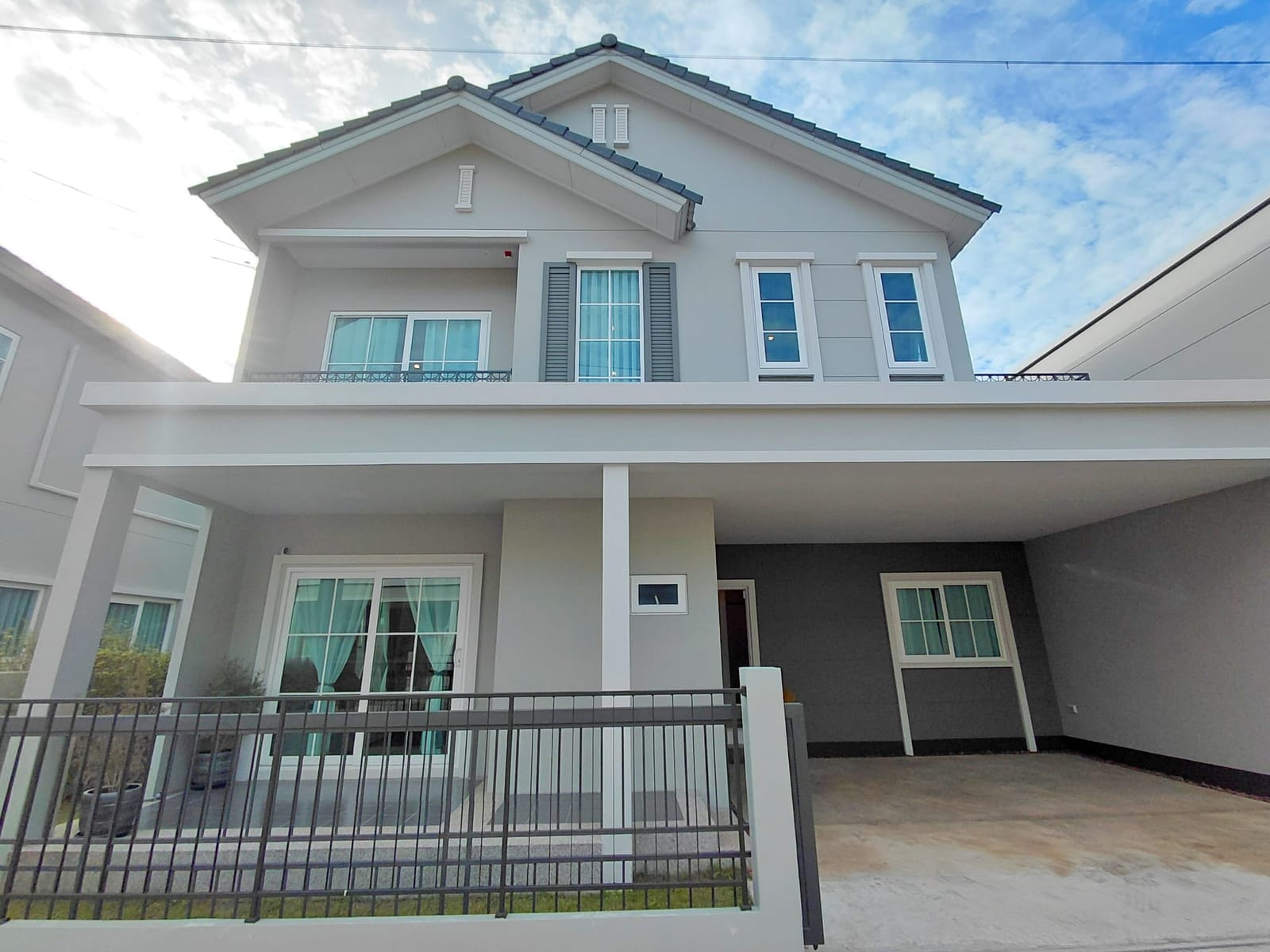 Ready-to-Move-In 3-Bedroom House at Anasiri Paklok