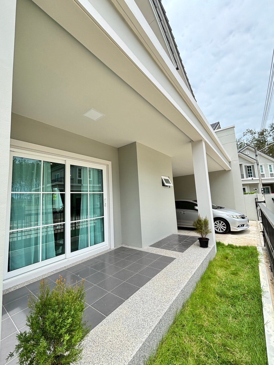 Ready-to-Move-In 3-Bedroom House at Anasiri Paklok 11