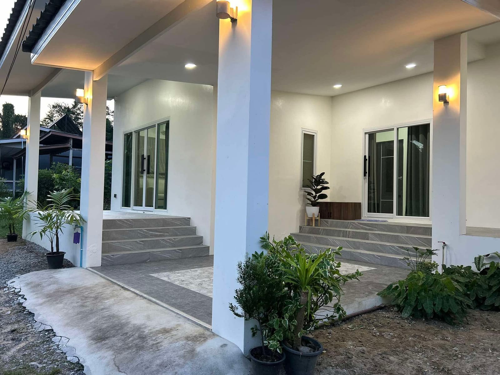 Modern 2-Bedroom House for Rent — Pa Khlok, near Yacht Haven 26