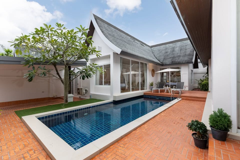 Thai-Modern 4-Bedroom Private Pool Villa in Pasak Soi 4 12