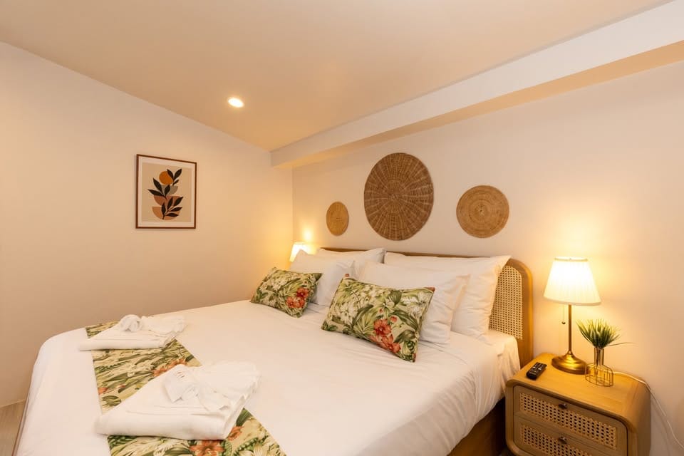 Thai-Modern 4-Bedroom Private Pool Villa in Pasak Soi 4 2