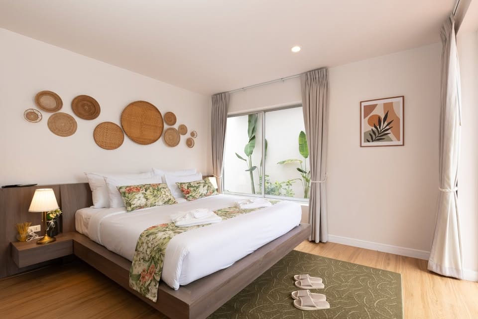 Thai-Modern 4-Bedroom Private Pool Villa in Pasak Soi 4 3
