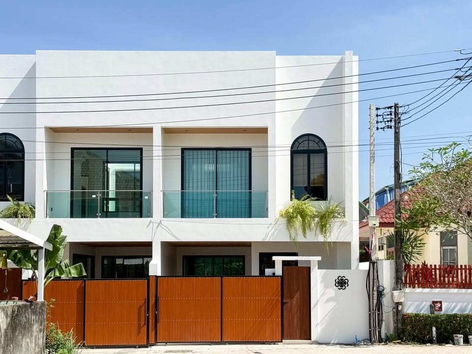 Private Pool Villa for Sale in Pasak, Closest to Laguna