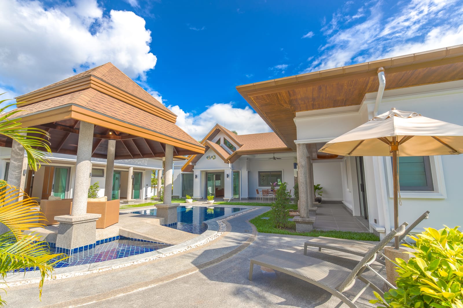 Luxury 4-Bedroom Pool Villa for Rent - Cherng Talay Soi 4
