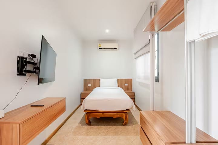 Luxury 4-Bedroom Pool Villa for Rent - Cherng Talay Soi 4 12