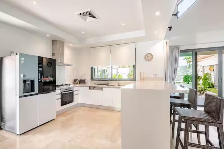 Luxury 4-Bedroom Pool Villa for Rent - Cherng Talay Soi 4 15