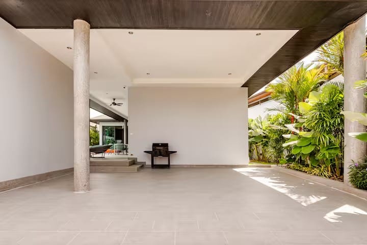 Luxury 3-Bedroom Pool Villa for Rent - Pasak Soi 3, Cherng Talay 12