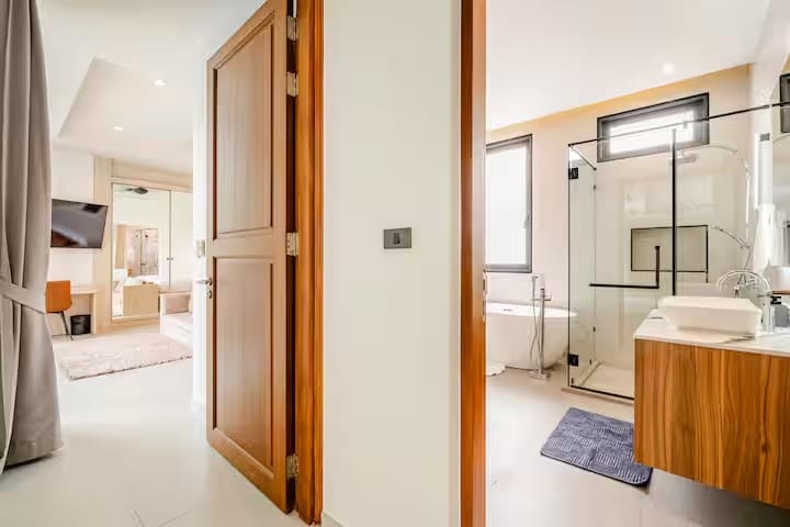 Luxury 3-Bedroom Pool Villa for Rent - Pasak Soi 3, Cherng Talay 13