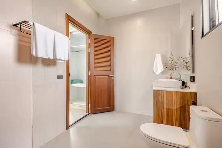 Luxury 3-Bedroom Pool Villa for Rent - Pasak Soi 3, Cherng Talay 7