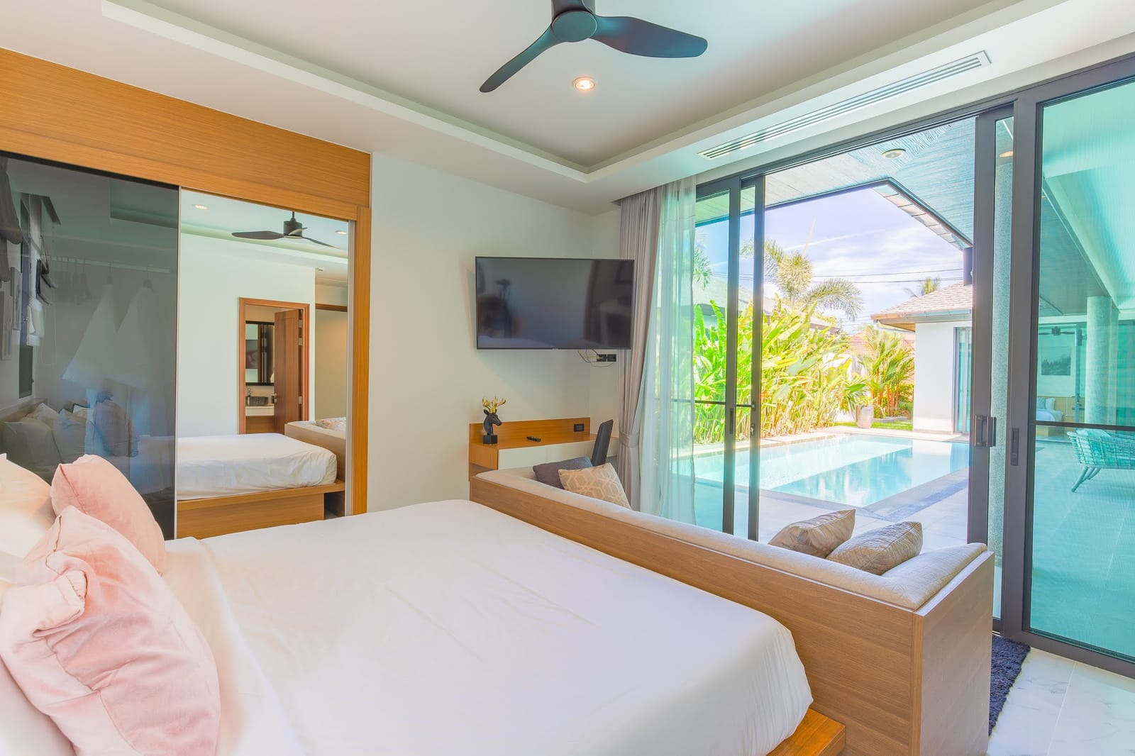 Luxury 4-Bedroom Pool Villa for Rent - Pasak Soi 3, Cherng Talay 14
