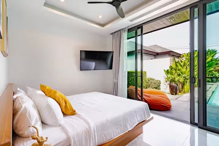 Luxury 4-Bedroom Pool Villa for Rent - Pasak Soi 3, Cherng Talay 19