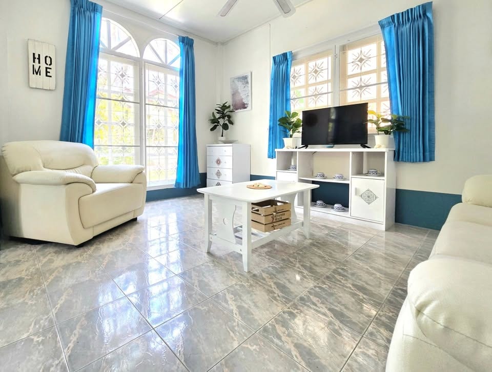 2-Bedroom House for Rent in Patong, Phuket — interior view