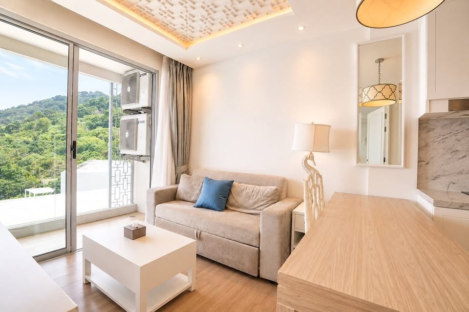 1-Bedroom Condo for Rent in Patong, Phuket — interior view