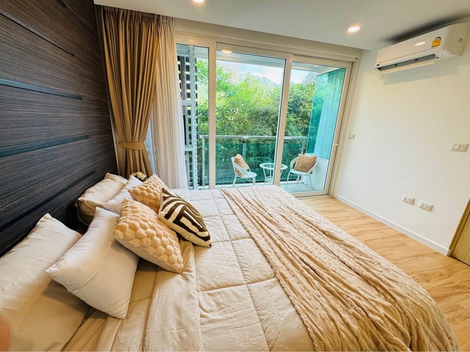 Sea-View One-Bedroom Apartment — Baycliff, Patong 5