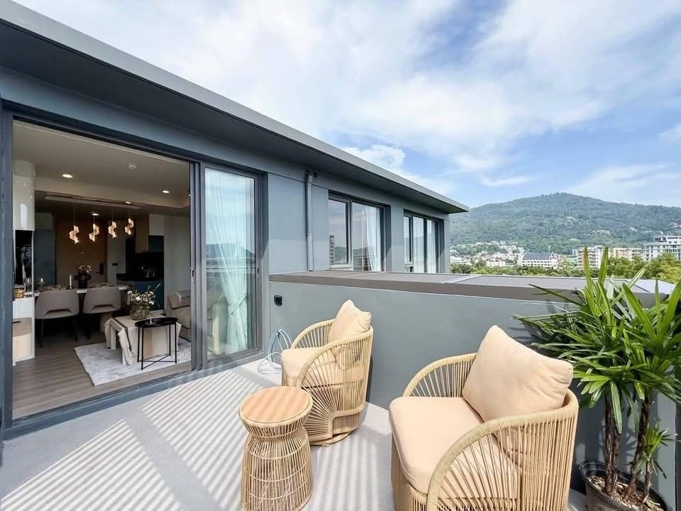 Top-Floor Two-Bedroom Apartment — The Deck Patong 3