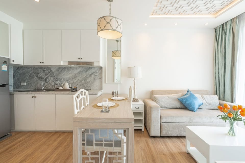 One-Bedroom Sea-View Condo for Sale — Seavale Residences, Patong 3