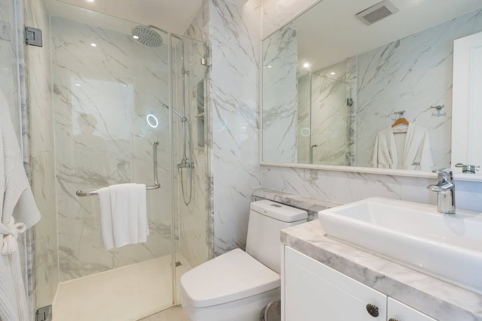 One-Bedroom Sea-View Condo for Sale — Seavale Residences, Patong 4