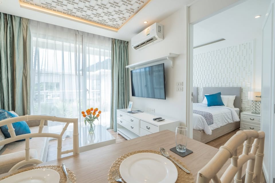 One-Bedroom Sea-View Condo for Sale — Seavale Residences, Patong 5
