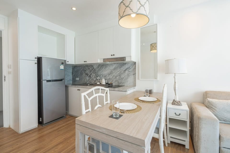One-Bedroom Sea-View Condo for Sale — Seavale Residences, Patong 6